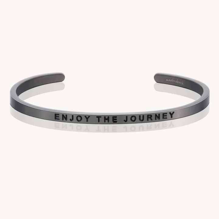 Enjoy the Journey — inspirierendes Mantraband® Manschettenarmband für den Großhandel von MantraBand