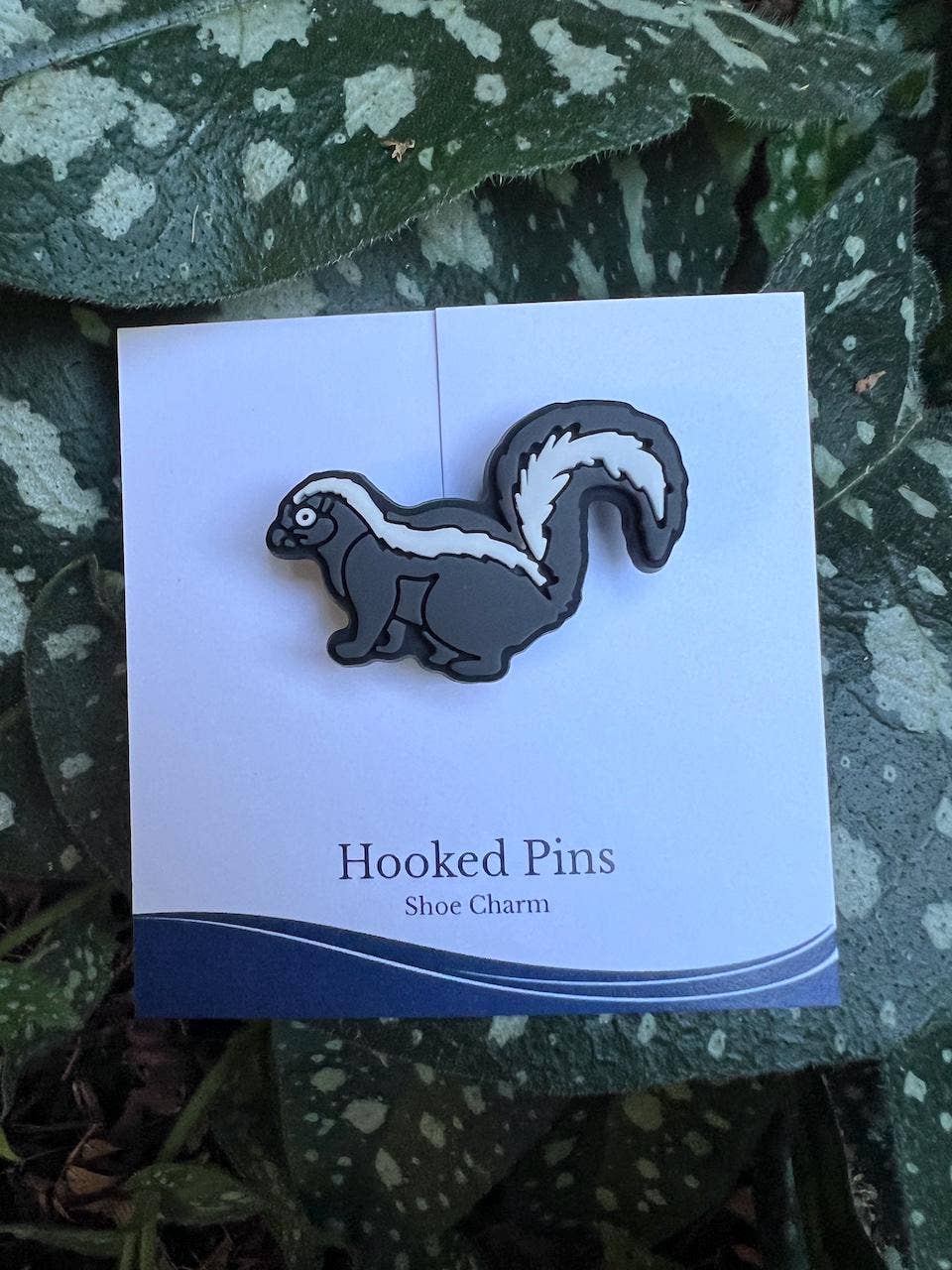 Hooked Pins - Wholesale Shoe Accessories - Shoe Charm - Skunk