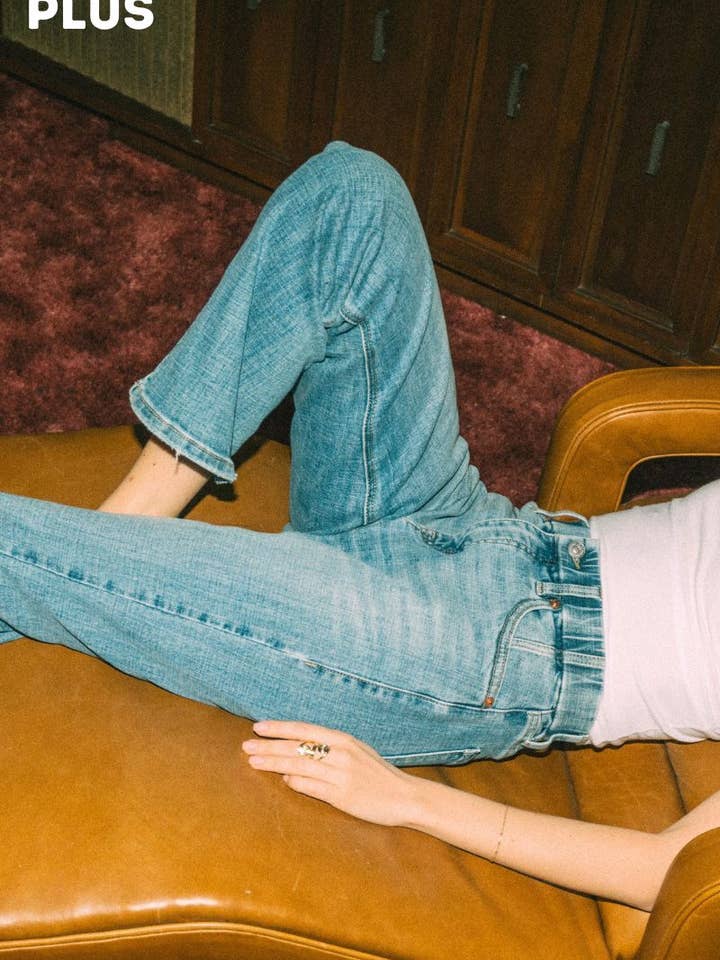 ARTEMIS VINTAGE - Wholesale Jeans - Women's - PLUS - TUMMY CONTROL HIGH RISE STRAIGHT JEANS 5