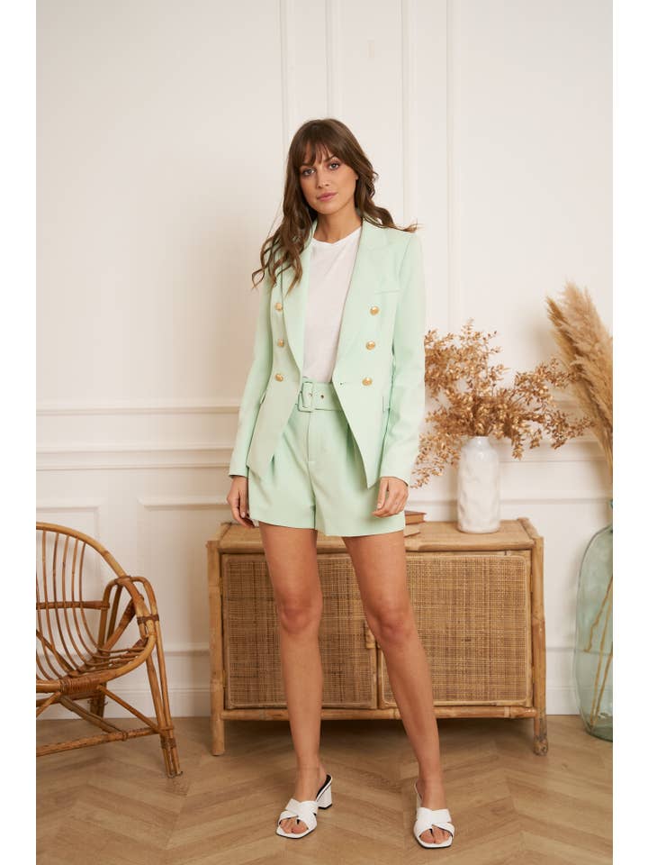 Attentif Paris – Großhandel Blazer – Damen – Attentif Paris zeitloser taillierter Blazer mit doppelreihigem Goldknopfmuster56