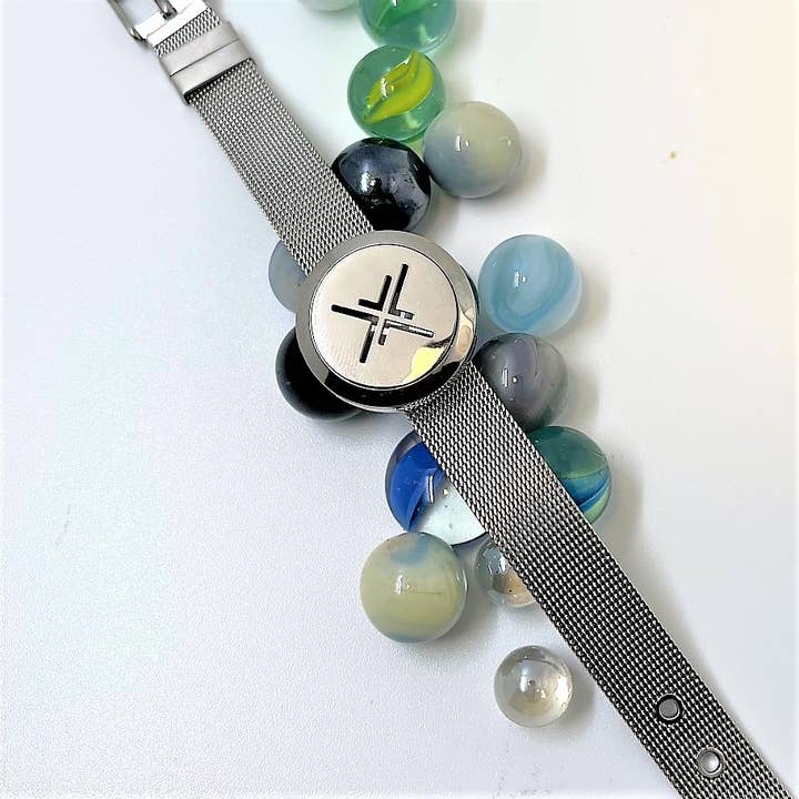 Aromatherapy Wristband for Young Professionals for wholesale by Bond and Lead