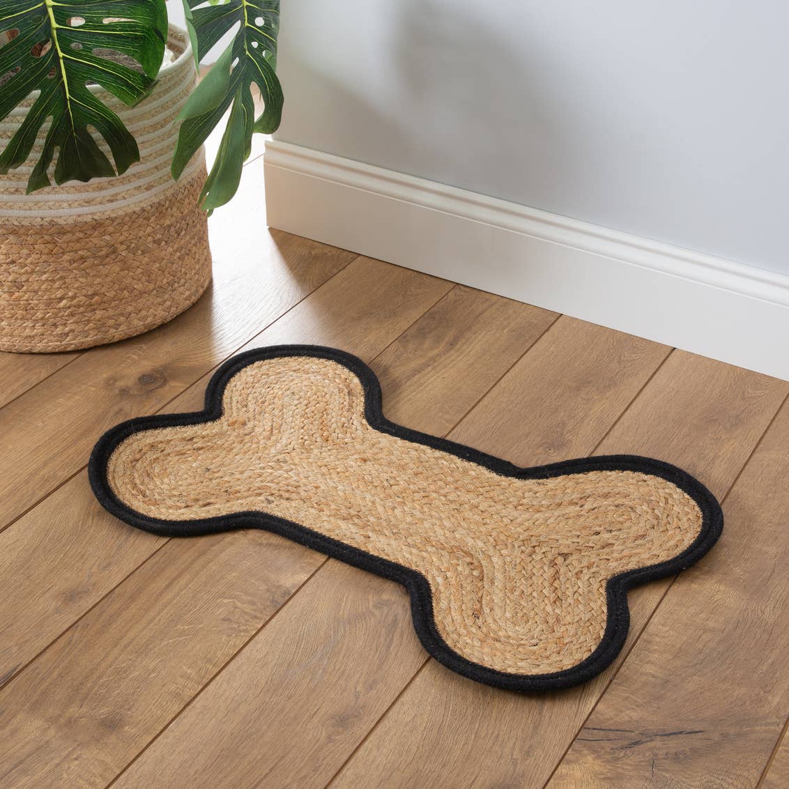 Moda at Home Enterprises, Ltd - Wholesale Pet Mat - Dog - P&F LUCCA JUTE DOG BONE SHAPED MAT W/ BORDER BLACK0