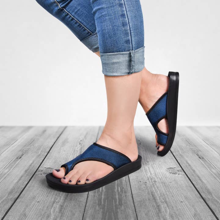 Aerothotic – wholesale Sandals – Women's – Aerothotic - Aster Split Toe Sandals