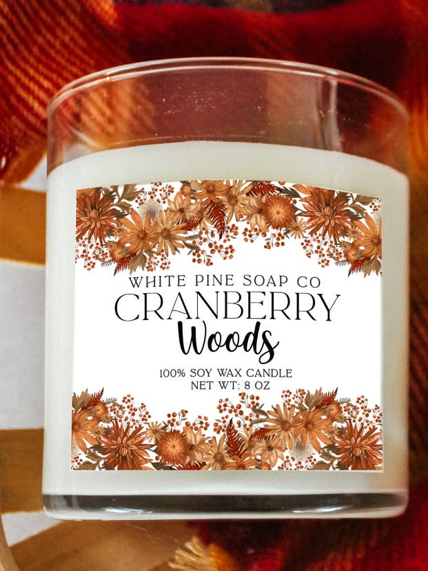 Cranberry Woods - Candela in cera di soia in vetro trasparente da 8 once per la vendita all'ingrosso da parte di White Pine Soap Company
