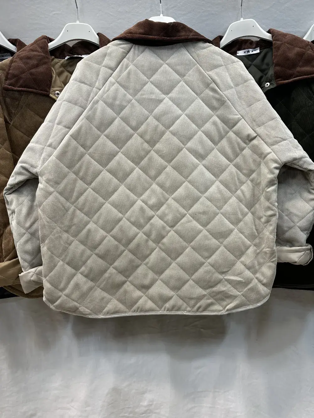 Mimi & Gogo - Vendita all'ingrosso Giacca - Donna - Giacca Barbour in velluto con tasche @6376_VeVBarbour4