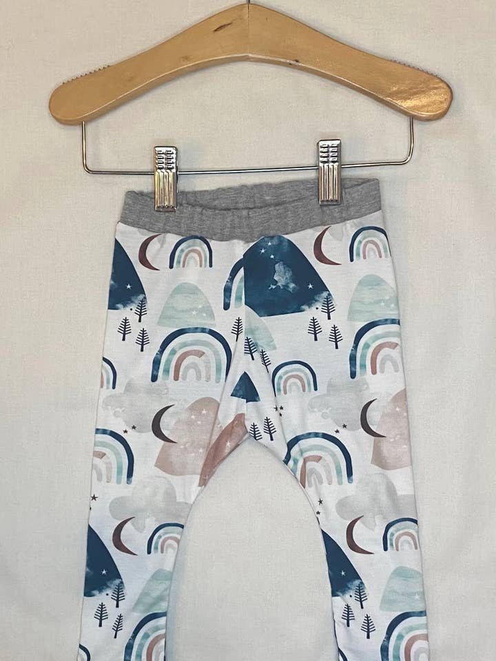 Leggings voor kinderen van Earth and Sky voor wholesale door Barrel and a Heap
