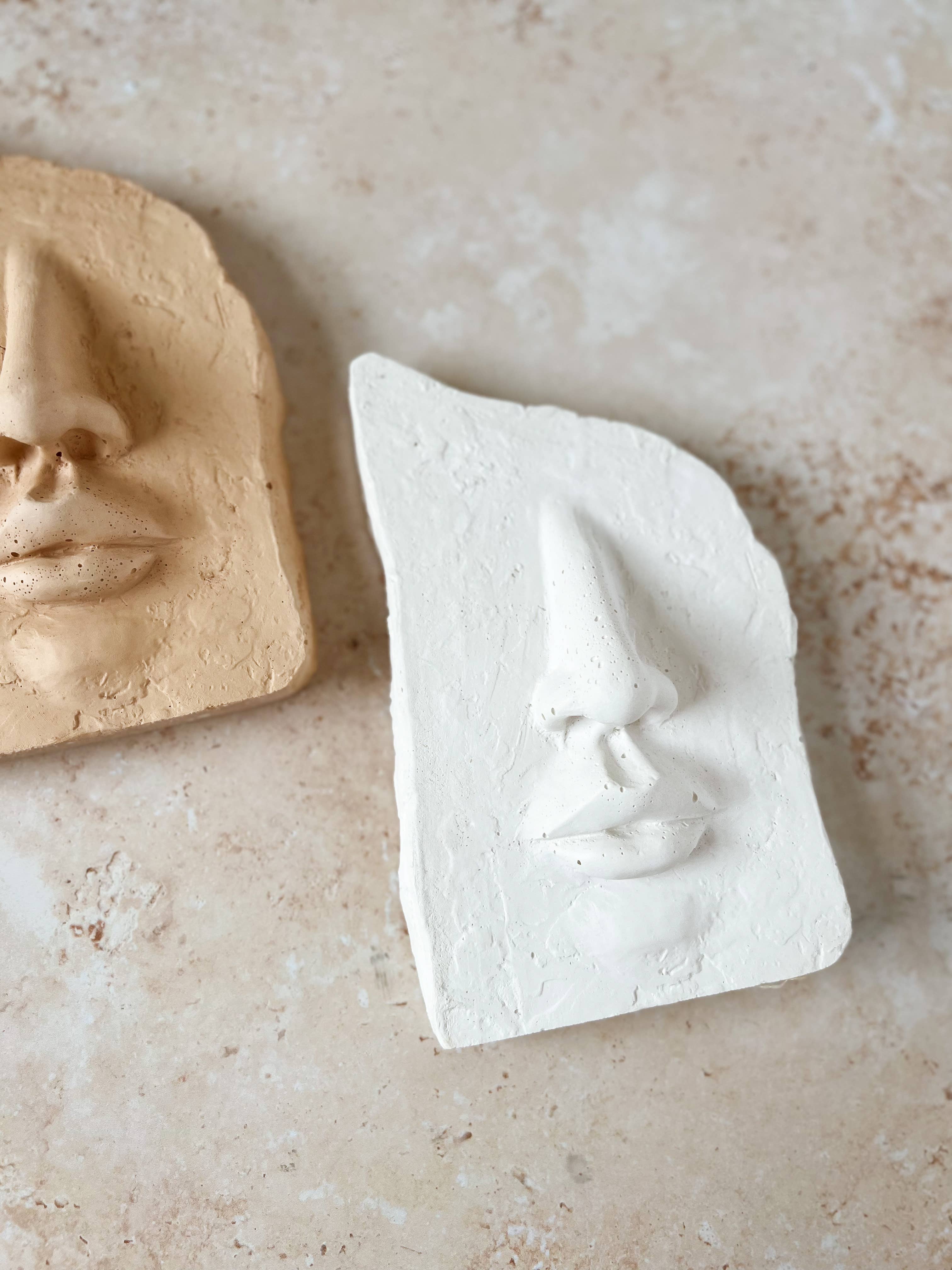 Smells Like Home Store – wholesale Decorative tabletop object – Concrete face ornament3