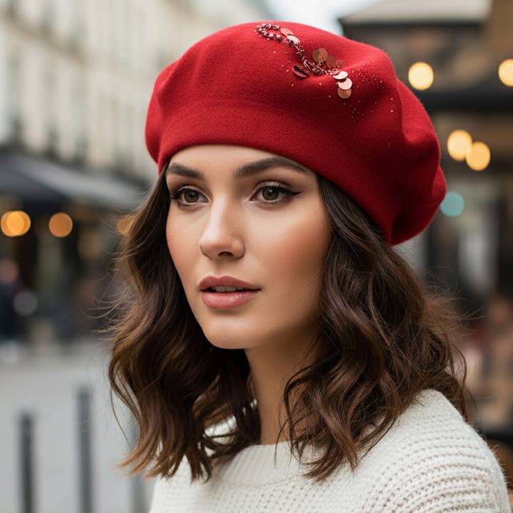 Decoratieve Baret Hoed Versierd met Pailletten en Strass-steentjes voor de Winter voor wholesale door Madeline Love