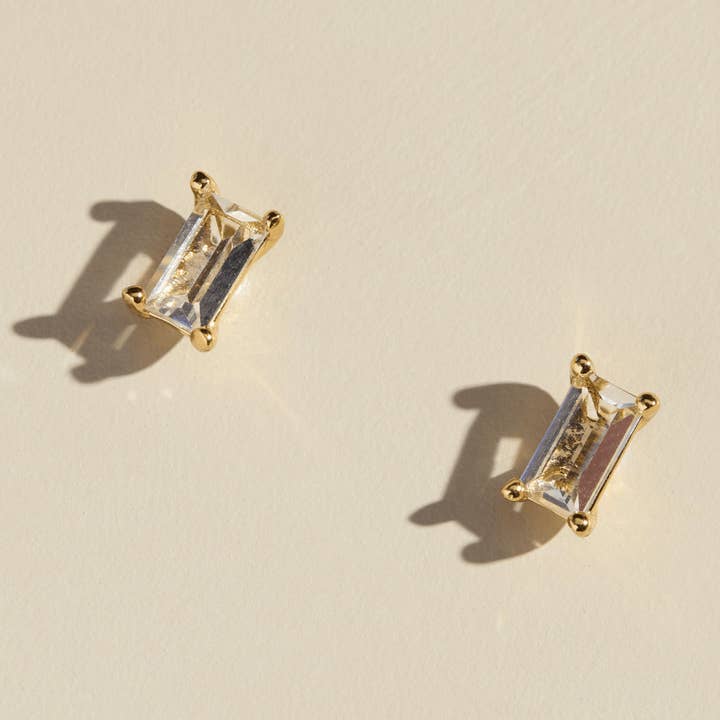 Klassiske Crystal Baguette Studs for engroshandel hos Nickel and Suede