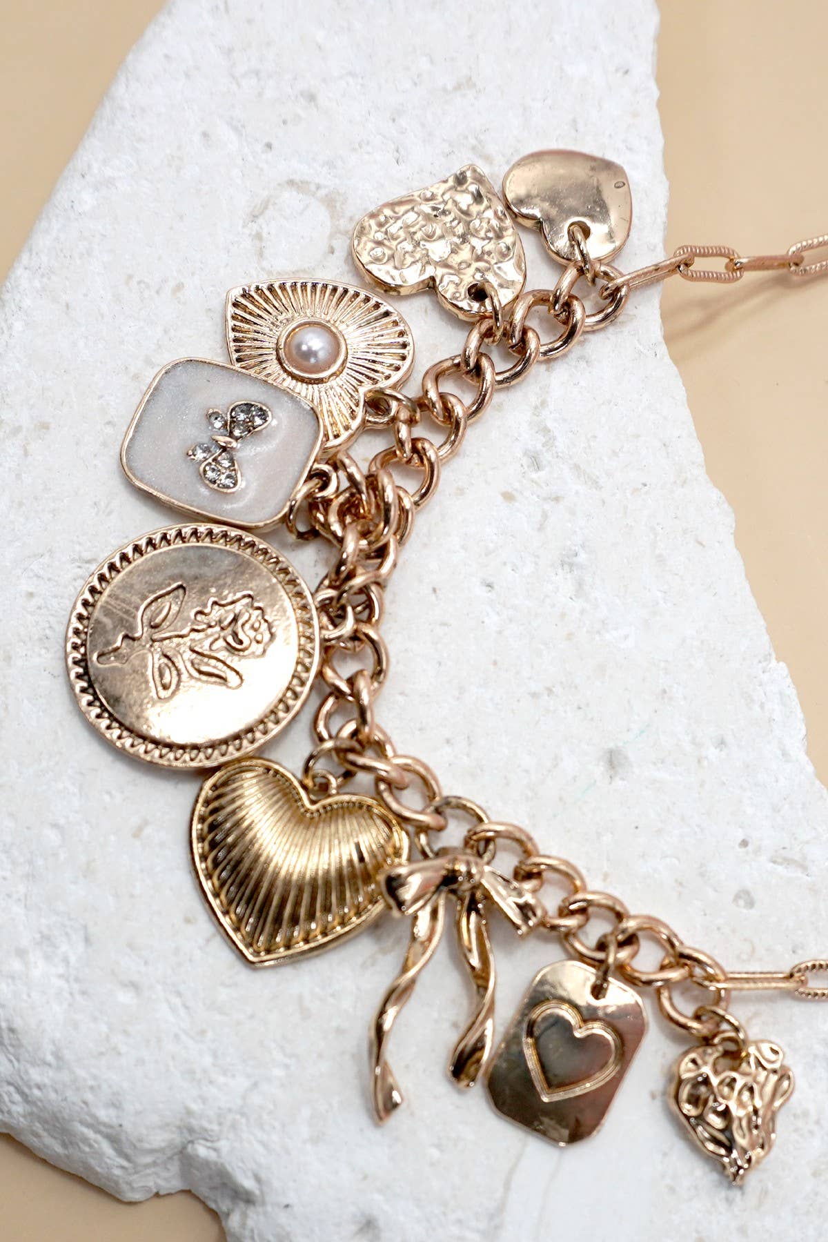 Gold CHARM NECKLACE-CUSTER BOW HEART PEARL LINK | 80N91414 for wholesale on Faire3