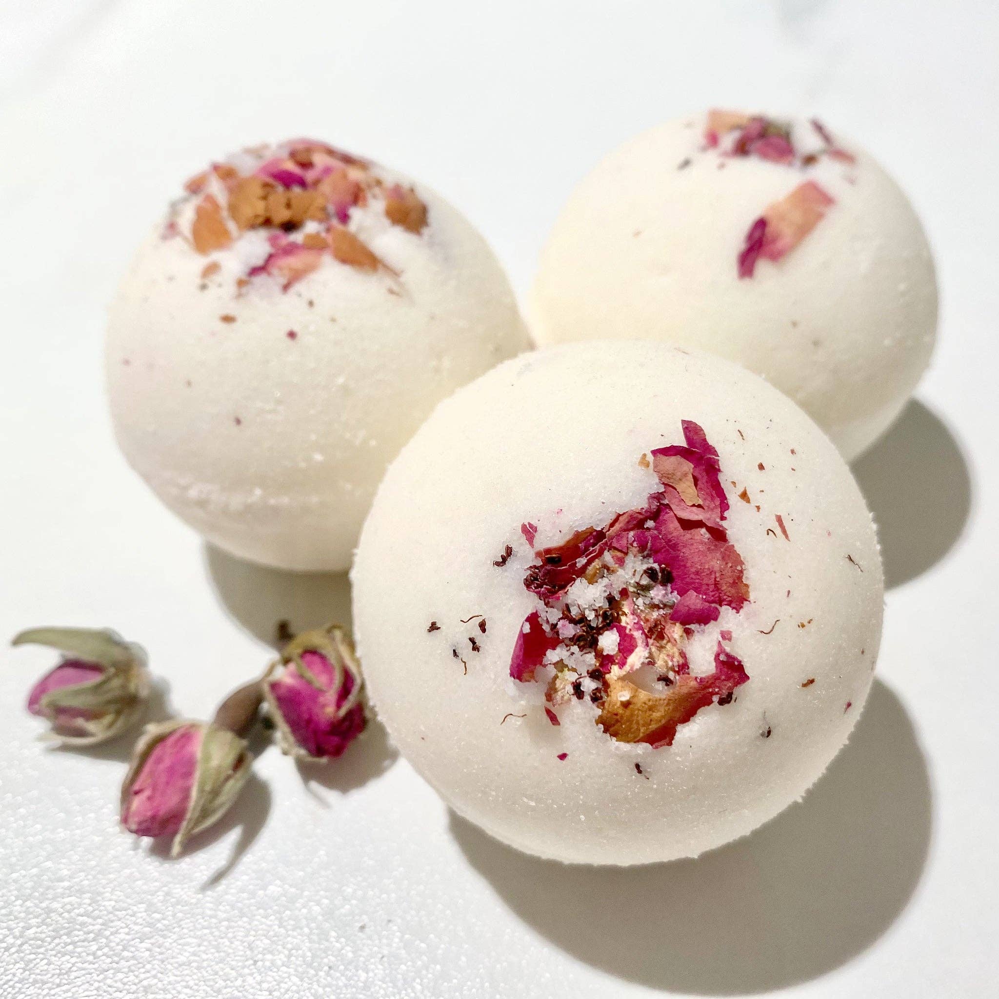 seifenwaren.de – Engroshandel Badekugle – Badebold med blomster, håndlavet og uden duft #Rose #nachhaltig1