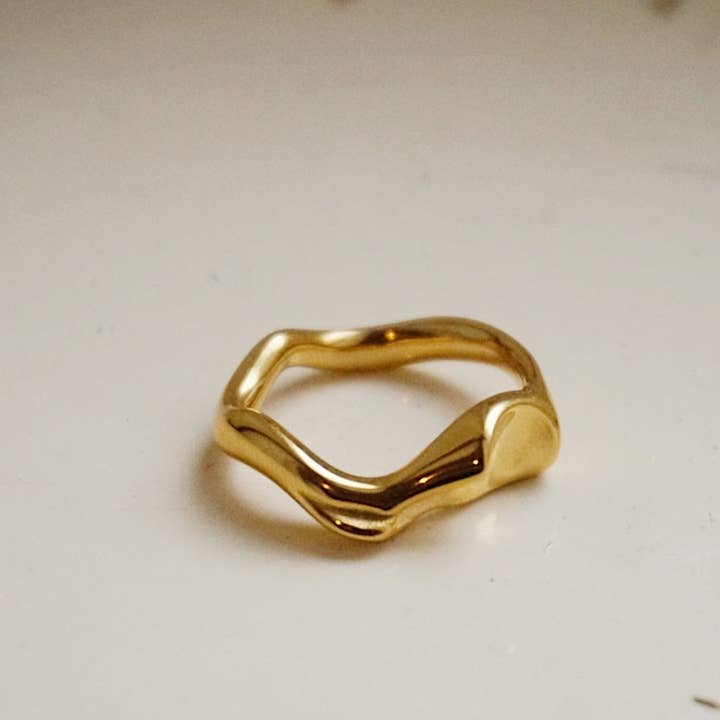 Rue Roosevelt - Wholesale Band/stacked ring - 18k Gold Plated Molten Ring1