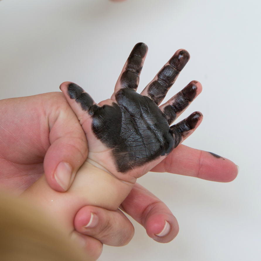 The Grandparent Gift Co. Inc. – wholesale Picture frame – Child & baby – Mommy Handprint Keepsake Frame: Heart and Me 43816