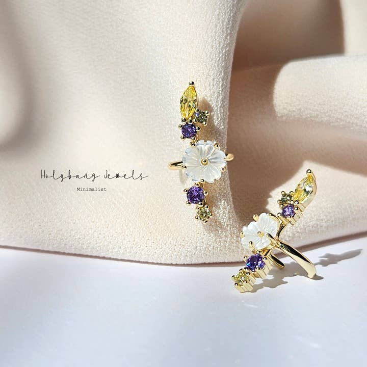 FÖRTJUSANDE BLOMMIGA ÖRHÄNGEN - E-C1410 för wholesale av HolyBang Jewels