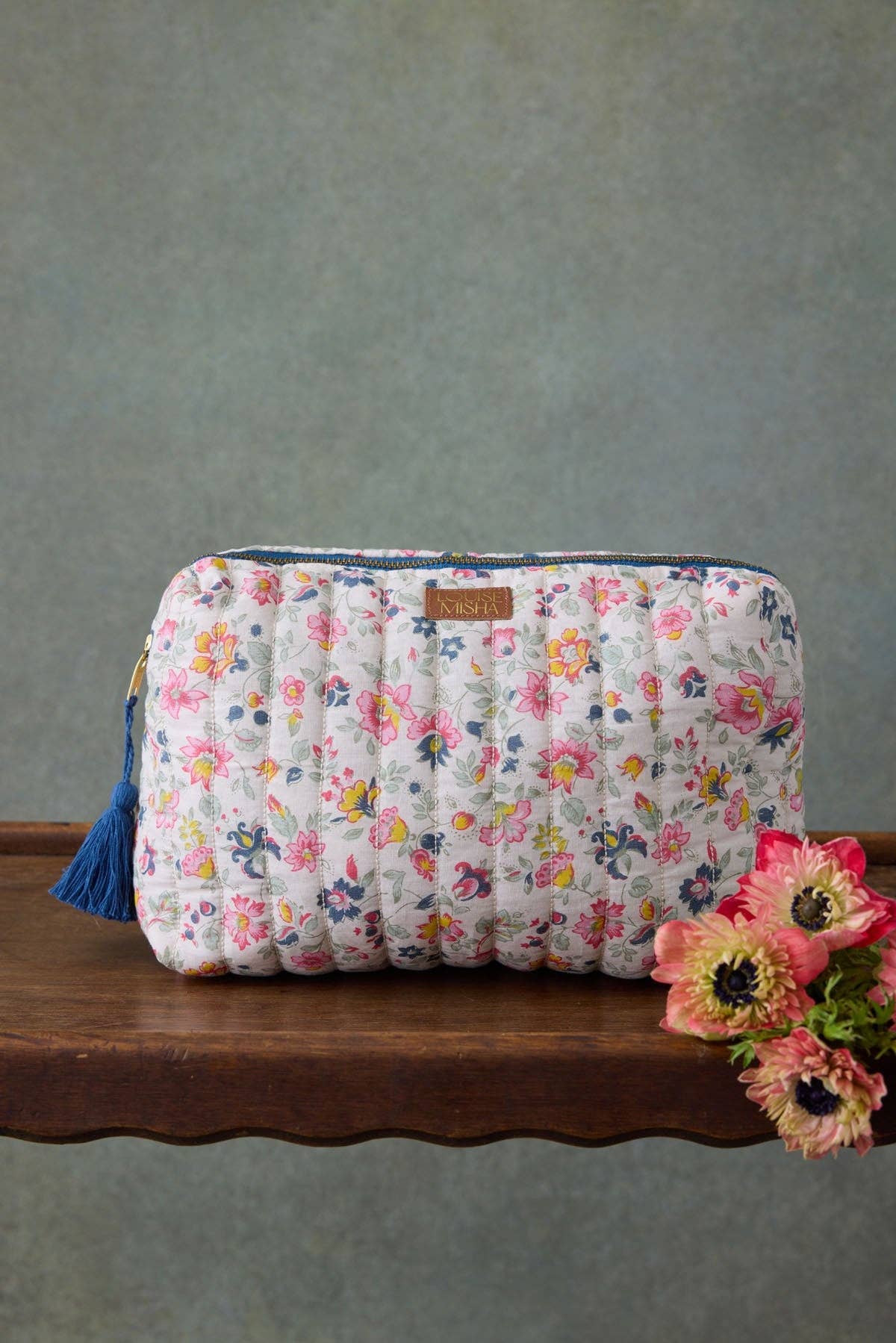 Cr me Fleurs Sauvages Teiki Pouch for wholesale on Faire0