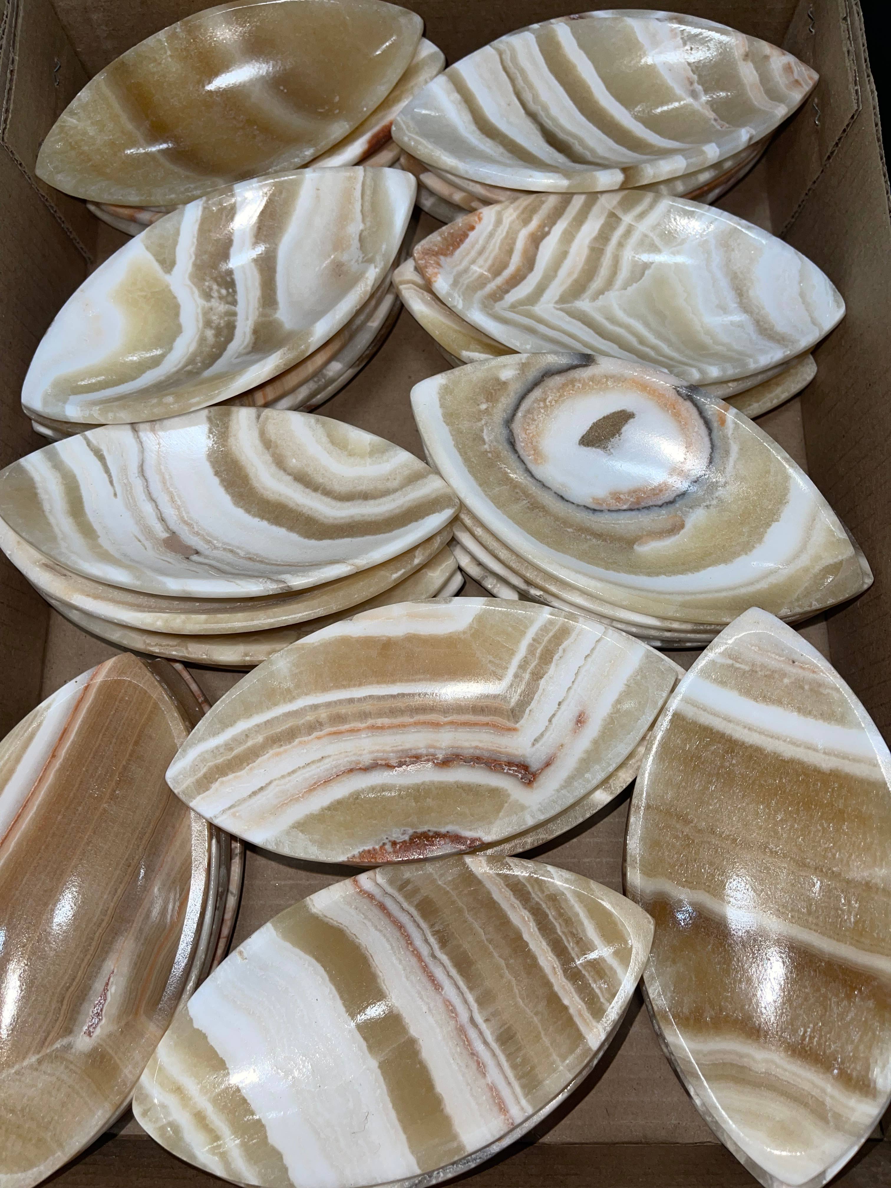 Casablanca Exports - Wholesale Decorative Plate/Dish/Bowl - Oval “eye”  Banded Onyx Bowl0