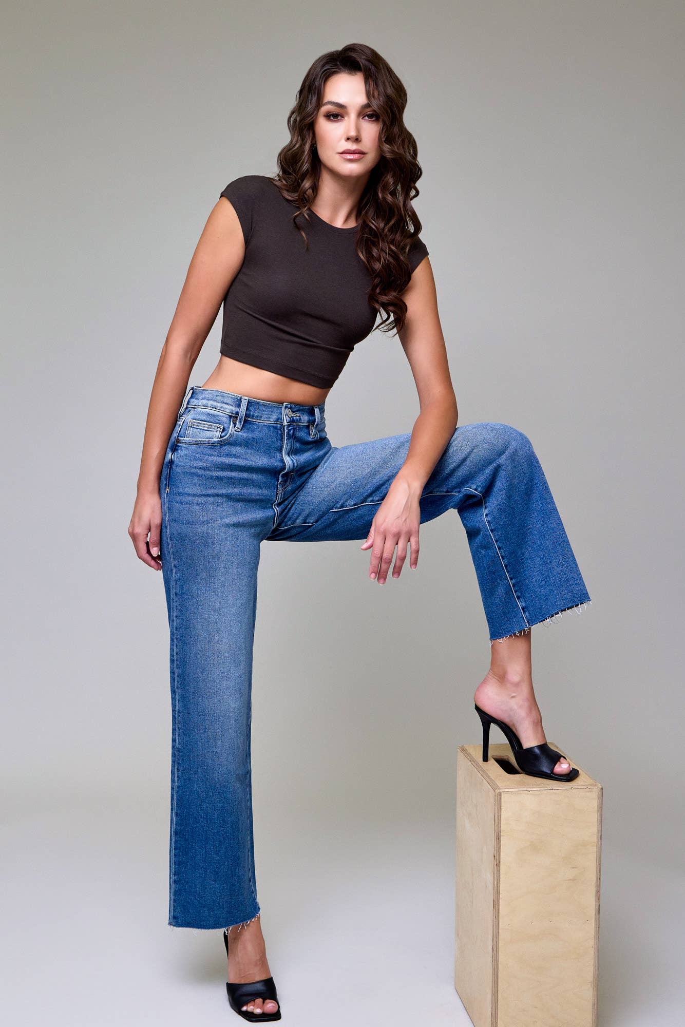 Hidden Jeans - Wholesale Jeans - Women's - Medium Dark Clean Stretch Dad Jean1