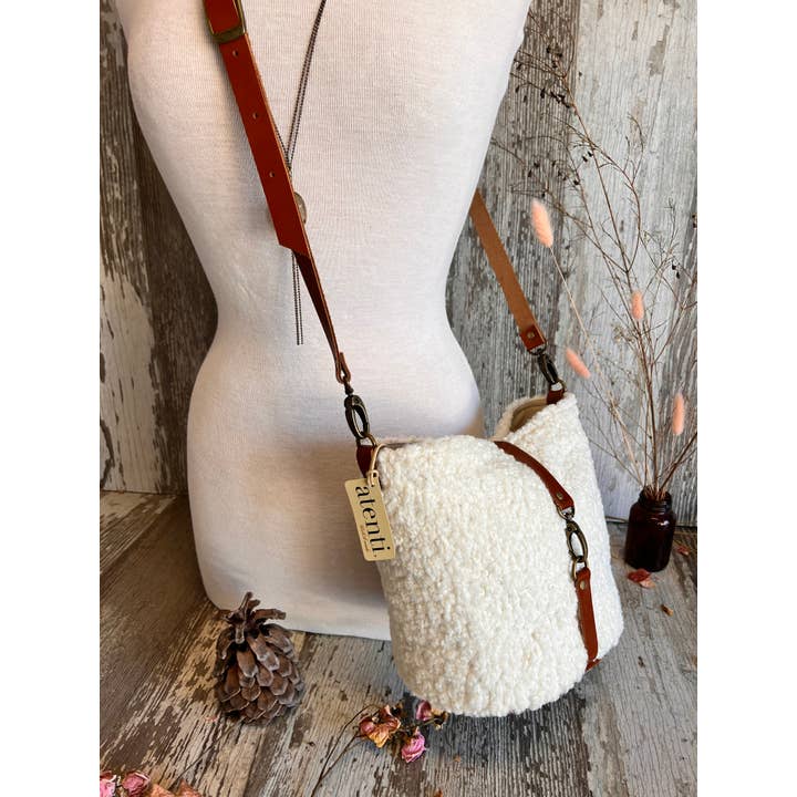 Atenti – wholesale Axelväska - Dam – Sherpa Halle Bucket Bag10