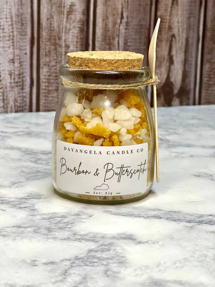 Bourbon et caramel au beurre pour la vente par Davangela Candle Co.