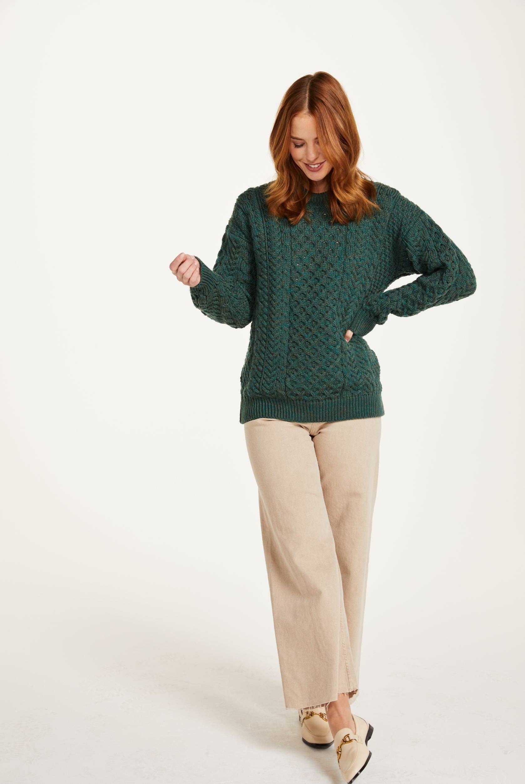 Aran Woollen Mills - Vente Pull en maille – femme - Chandail Aran traditionnel Inisheer pour femme - Vert4