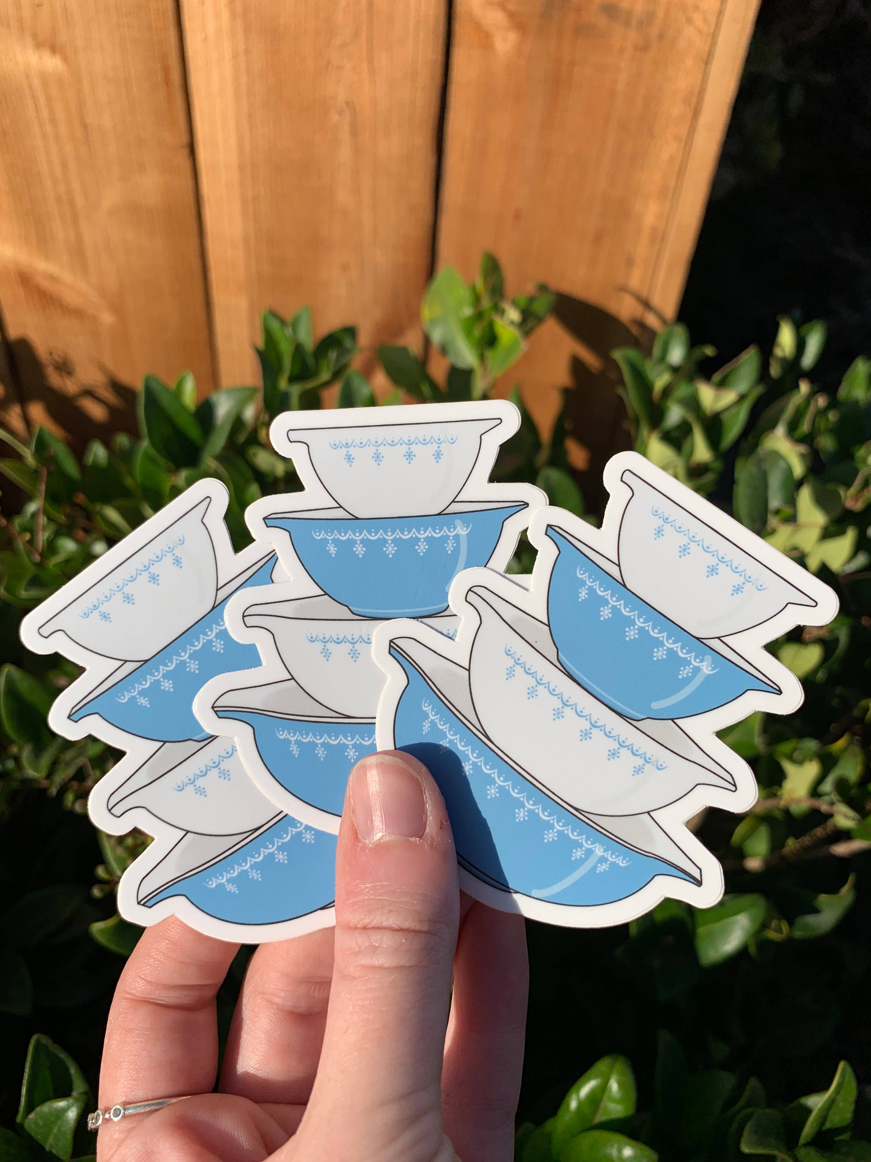 Extremely Retro - Wholesale Sticker - Vintage Pyrex Cinderella Bowls Sticker/Magneet Blauwe Sneeuwvlok1