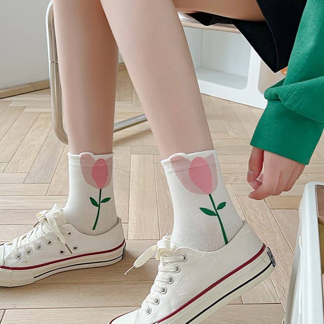 MKS America - Wholesale Socks - Women's - Cute Flowers Print Mid-Rise Socks