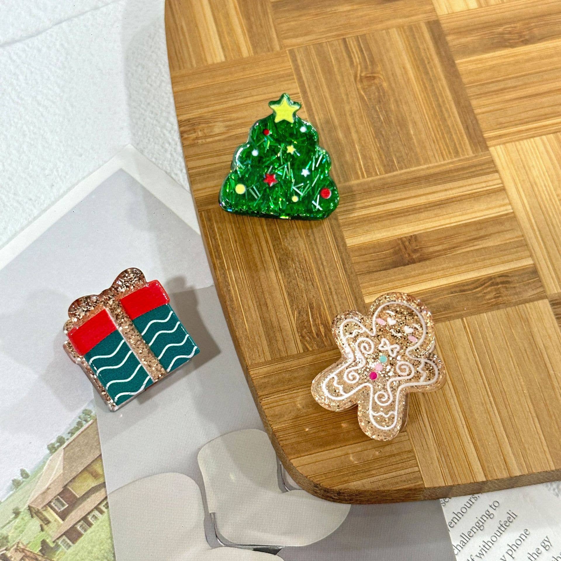 SoapElenGlen – wholesale Hair clip – Women’s – Mini Glitter Christmas Themed  Hair Claw Clips7