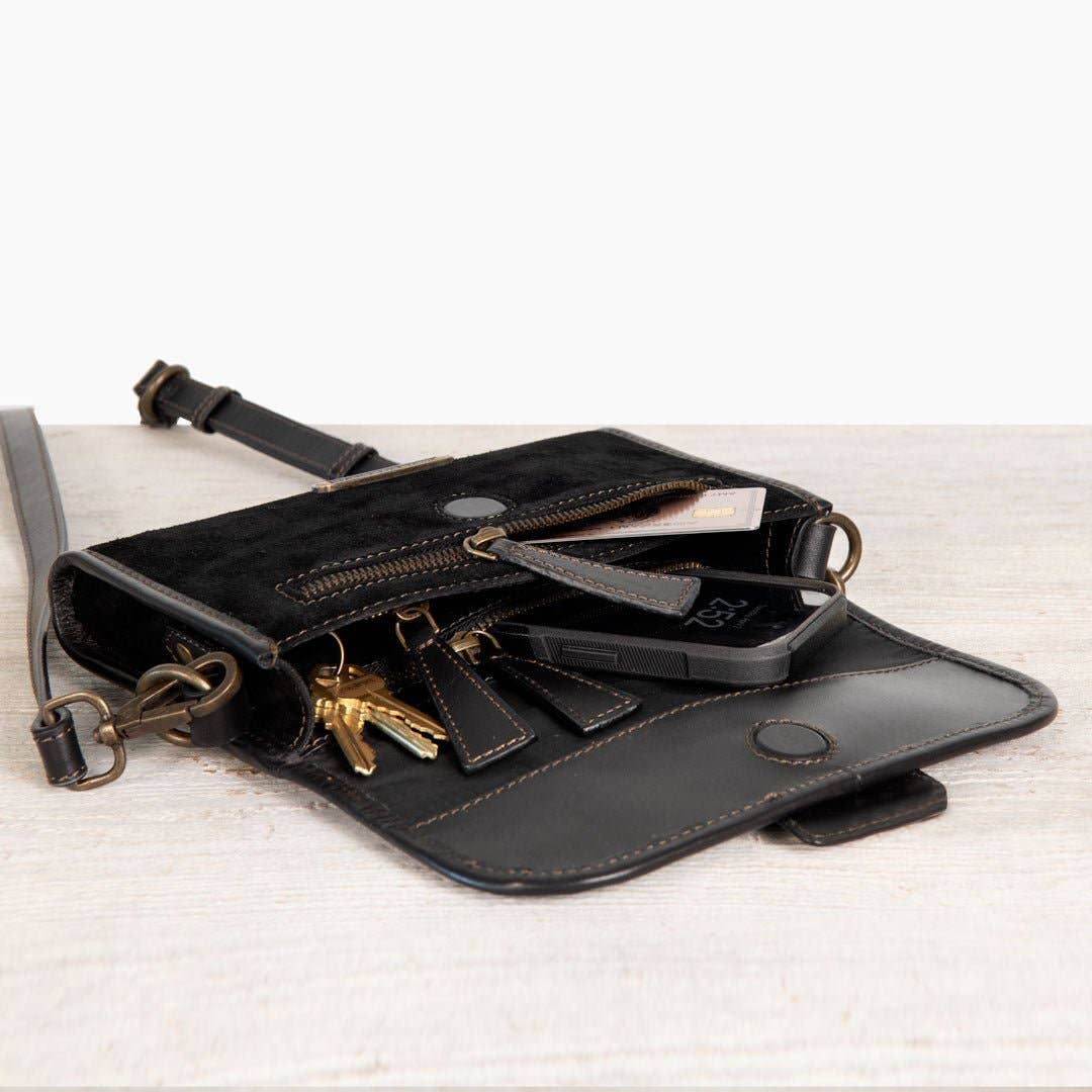 URBAN-EQUESTRIAN - Wholesale Crossbody Bag - Women's - Dalton - Horse Bit Crossbody Luxury Leather Handbag in Black on Black3