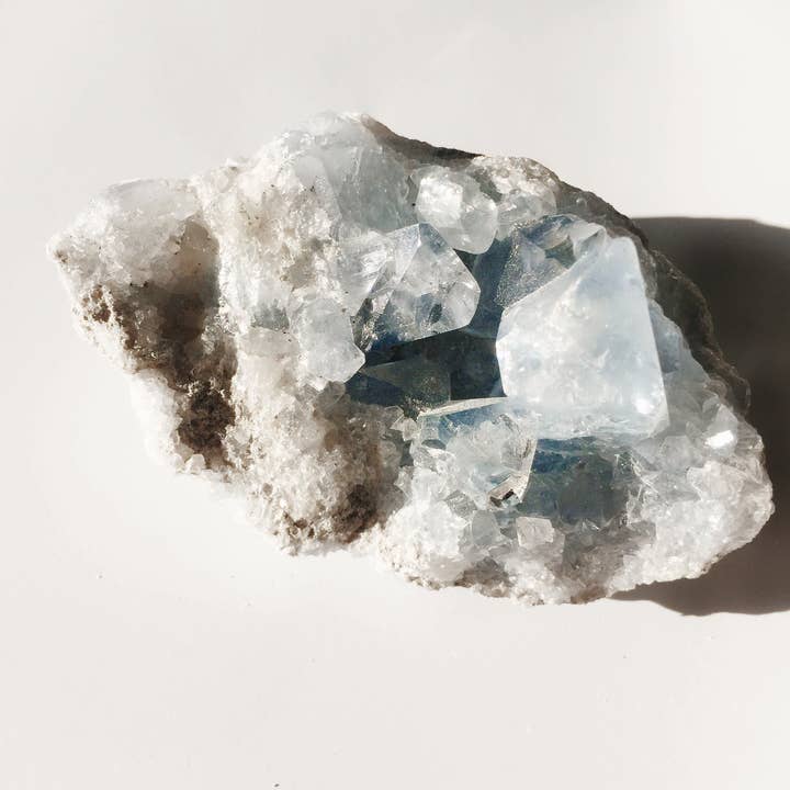 Cluster de cristaux Celestite pour la vente par Terra Soleil