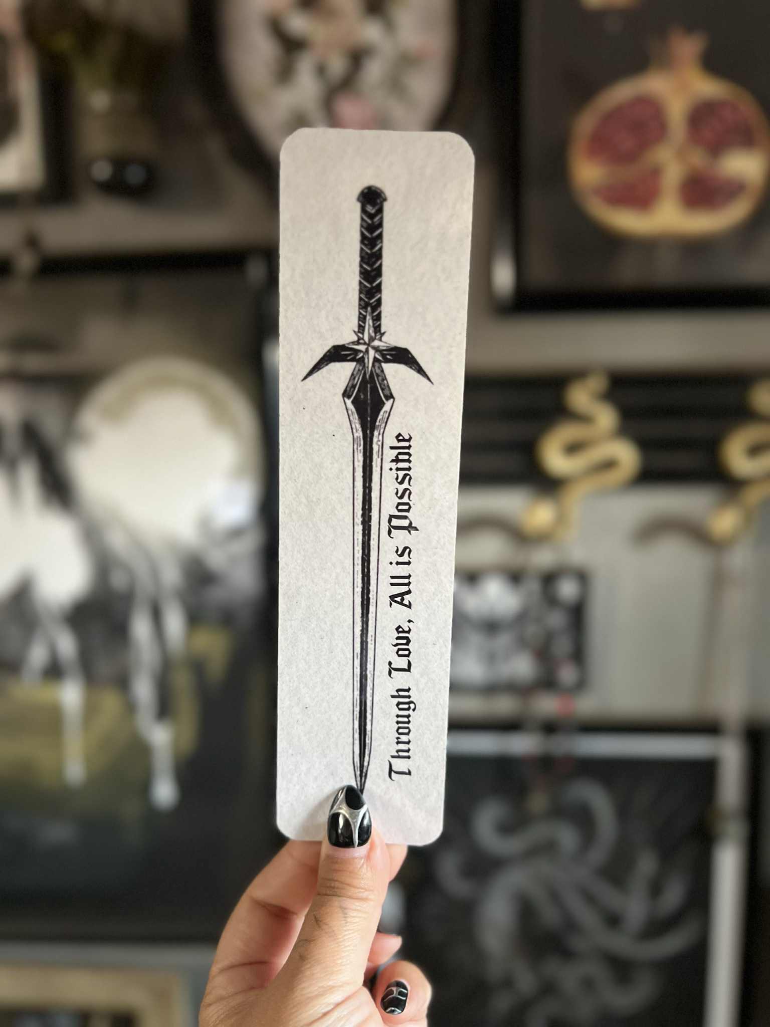 Raicodoll – wholesale Bokmärke – Maas svärdcitat | Bokmärke4