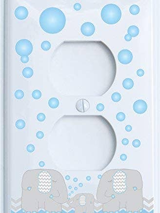 Couvre-plaques pour interrupteurs en forme d'éléphant avec bulles bleues et éléphants avec chevron gris et bleu pour la vente par Presto Chango Decor