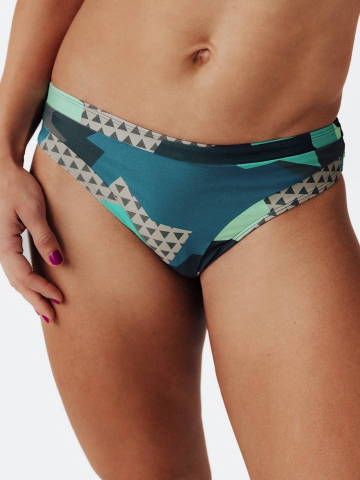 Slip bikini sportivo mimetico colorato da donna per la vendita all'ingrosso da parte di Navalora