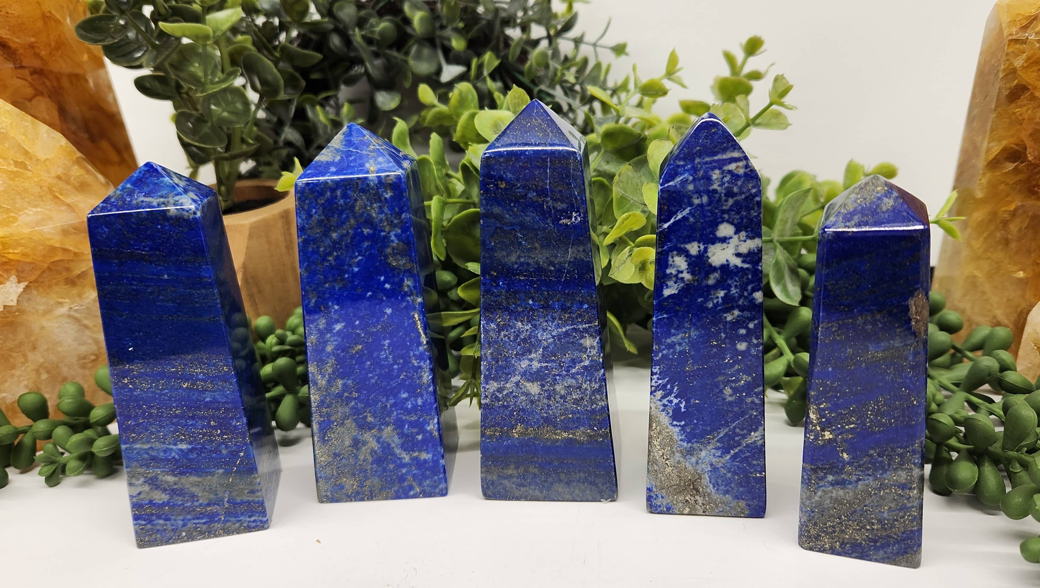 Meraki Gemstones - Venta al por mayor Piedras/cristales espirituales - Torre Obelix de 4 lados con lapislázuli1