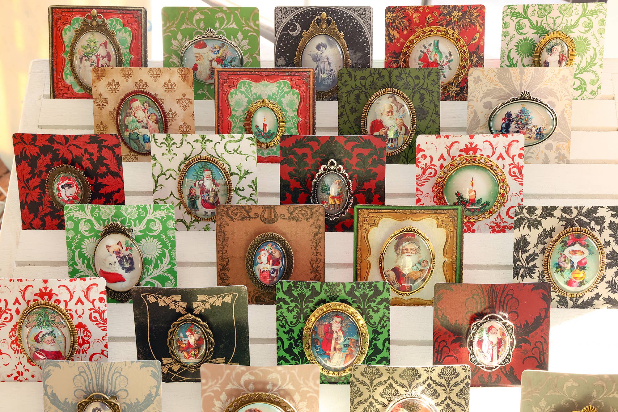 Asunder Bazaar - Wholesale Brooch - 20pc Vintage Christmas Brooches on Cards 15