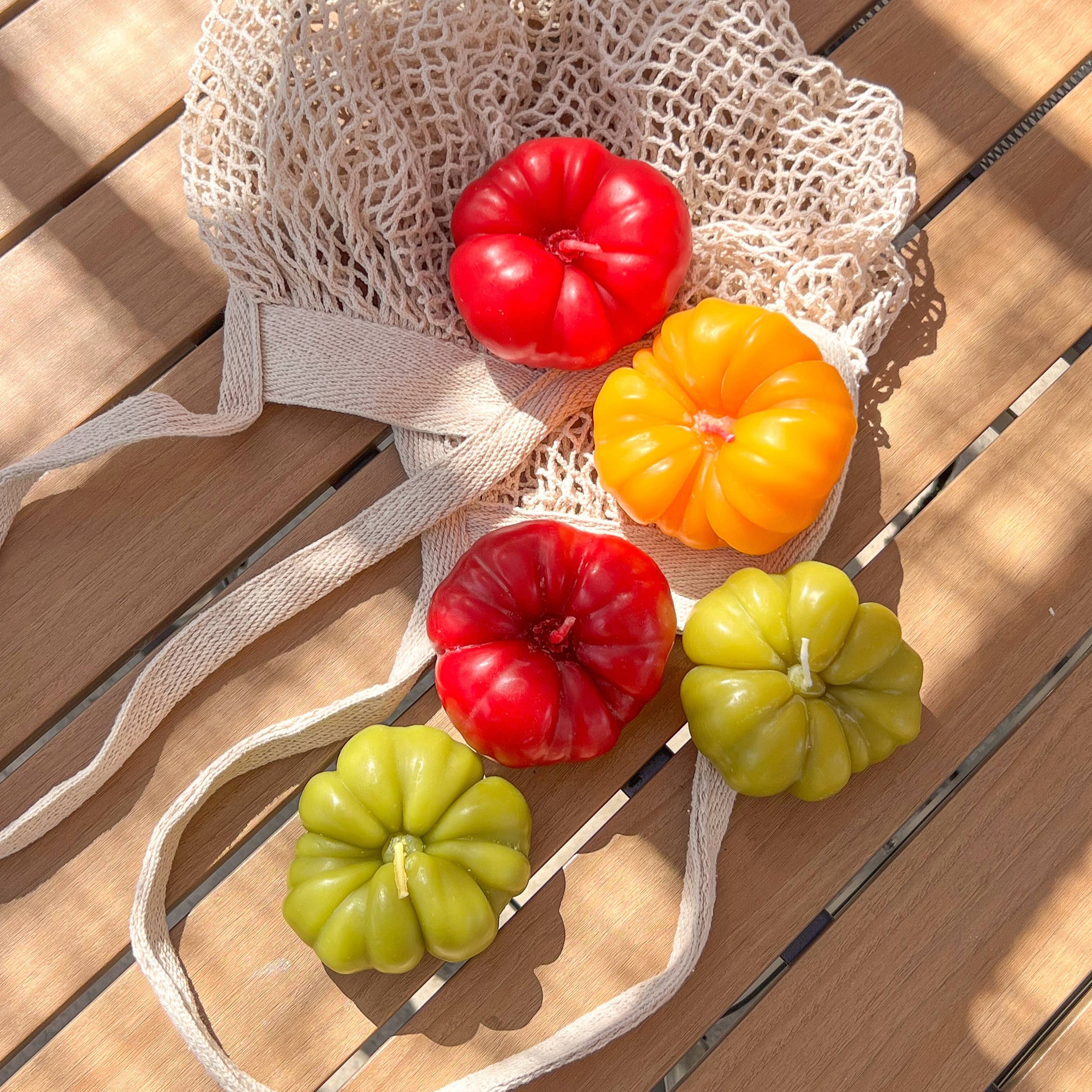 Happy Organics – Großhandel Geschenkkerze – Bienenwachskerze in Form einer alten Tomate1