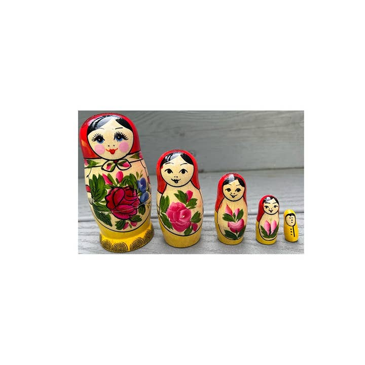 GSZ corporation DBA Gabriella's Gifts - Venta al por mayor Muñeca - Niños - Pequeño juego de muñecas de anidación tradicional, 5 unidades/4,5" Matryoshkas1