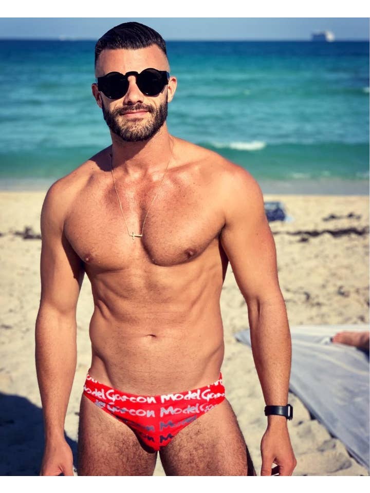 GARCON® Underwear – Großhandel Badehose – Herren – Rote Graffiti-Badehose1