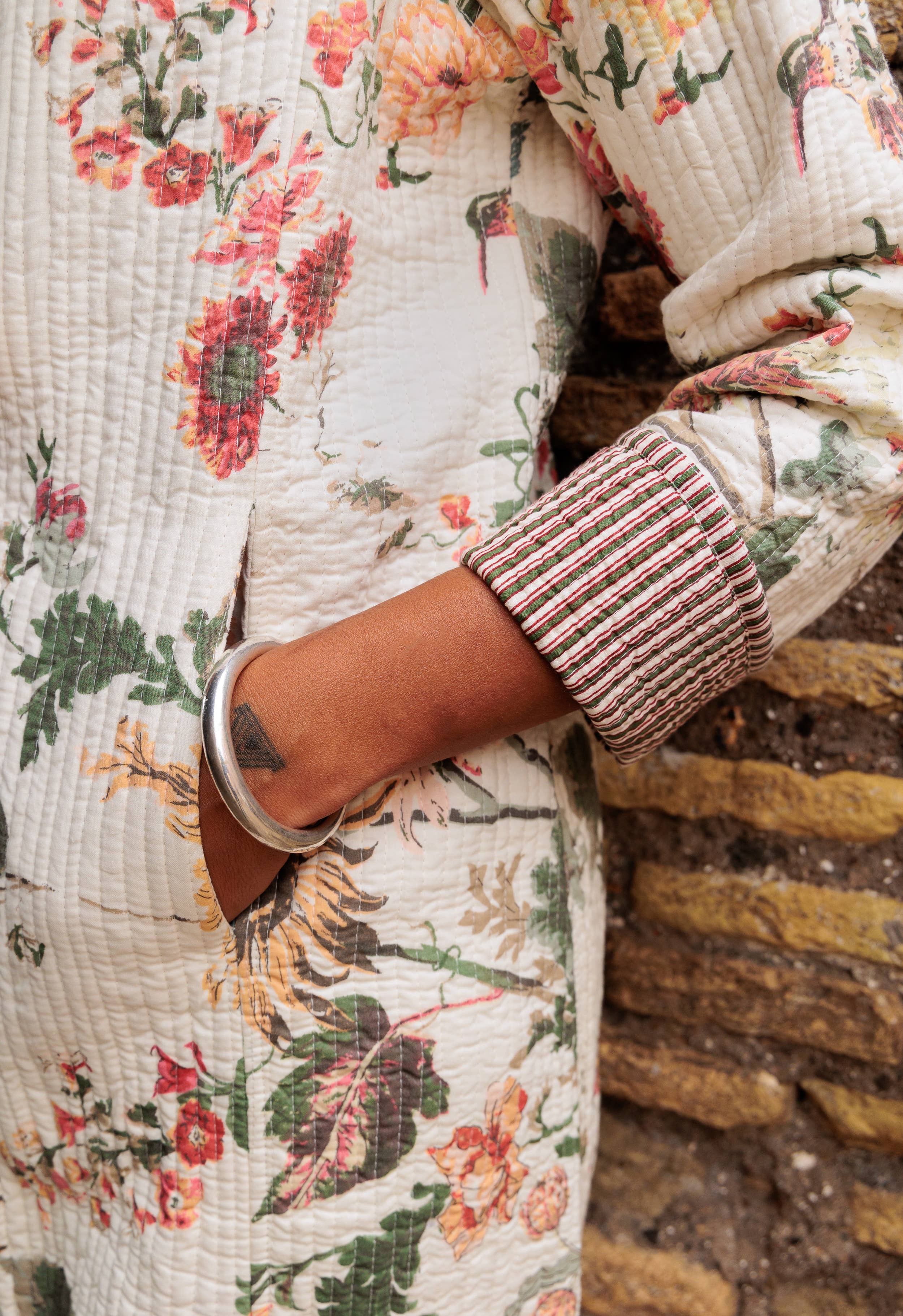 Devi Shop - Wholesale Coat - Women's - Midi Quilted Daya Coat ~ Blooms White4