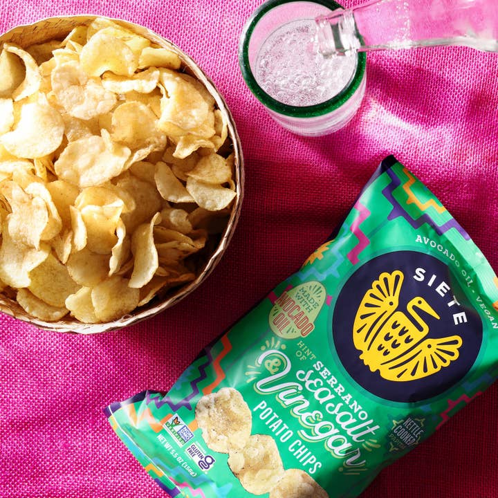 Siete Foods - Wholesale Chips - Sea Salt/Vinegar + Hint of Serrano Kettle Cooked Potato Chip1