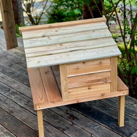 UnderCover Pet Houses - Wholesale Pet Elevated Bowl - Cat/Dog - Outdoor Cat Feeding Station with Raise Platform and Extended Roof - Food Shelter for Feral Cats