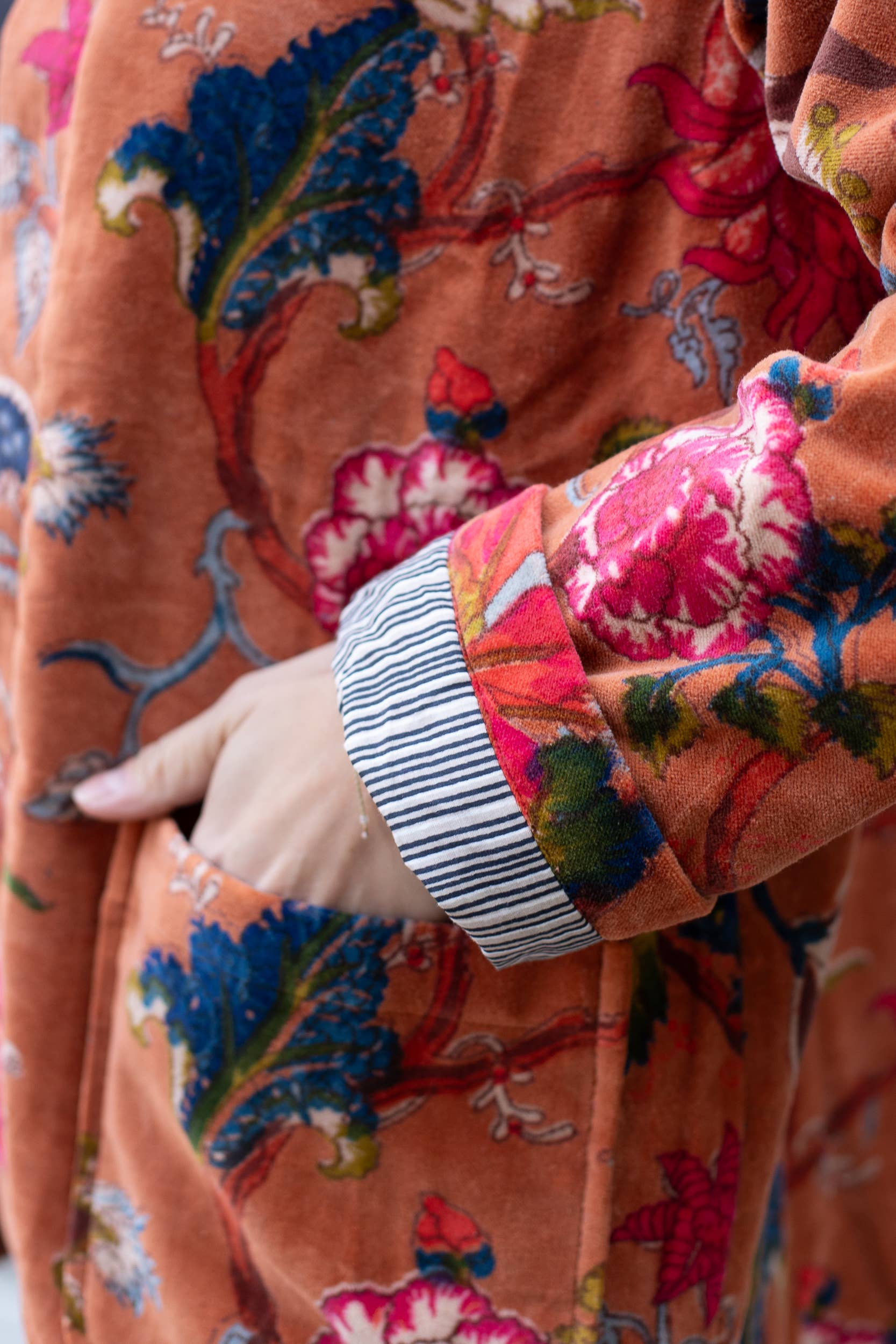 VIKOLINO - Venta al por mayor Kimono - Mujer - Chaqueta corta de terciopelo estilo kimono9