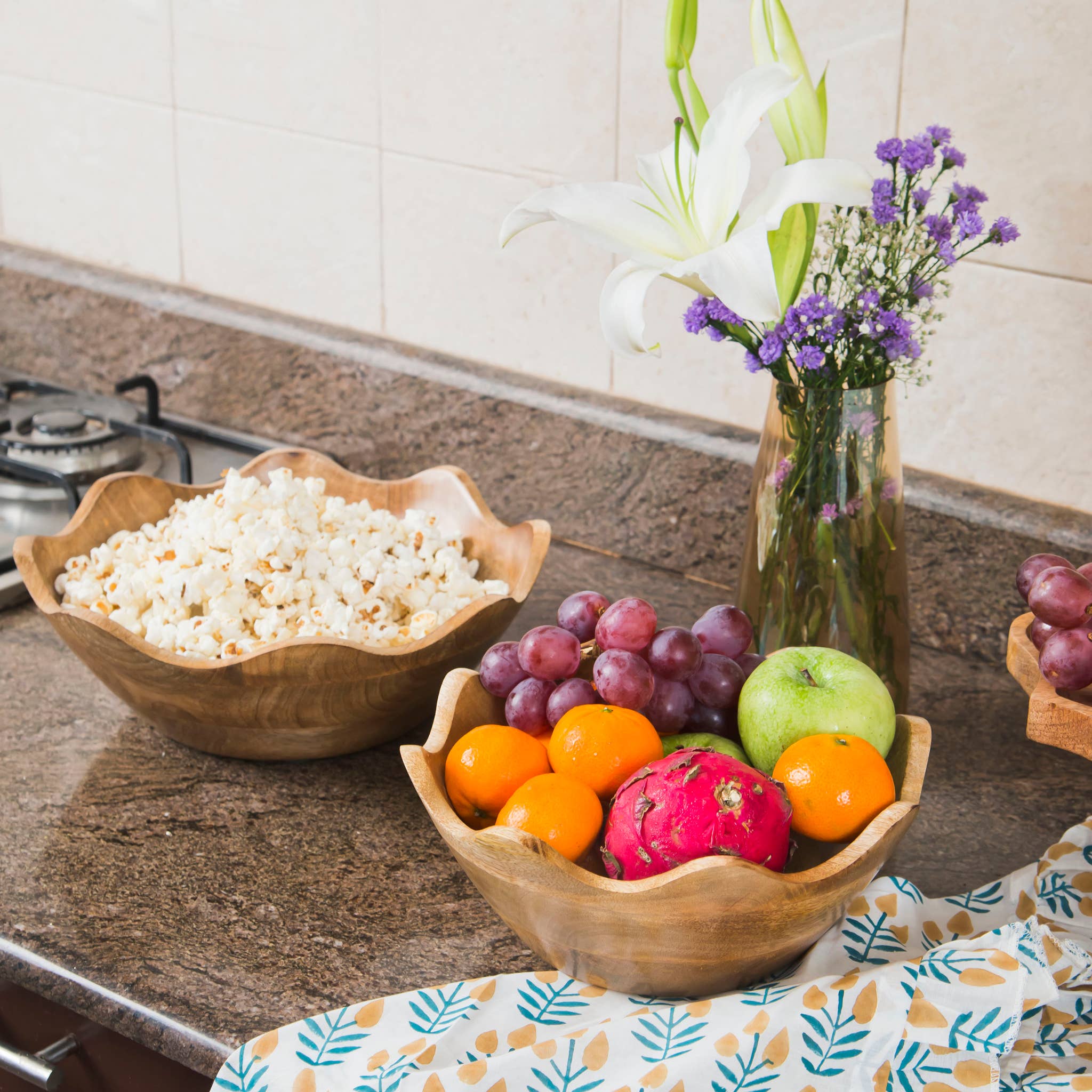 Mela Artisans - Wholesale Serve Bowl - Scalloped Wooden Bowls10