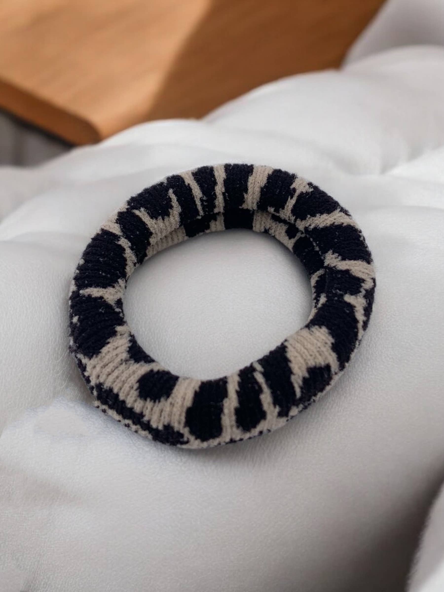 BYREN | ÉLINE L'ATELIER - Wholesale Scrunchie - Women's - Leopard print scrunchie TT022