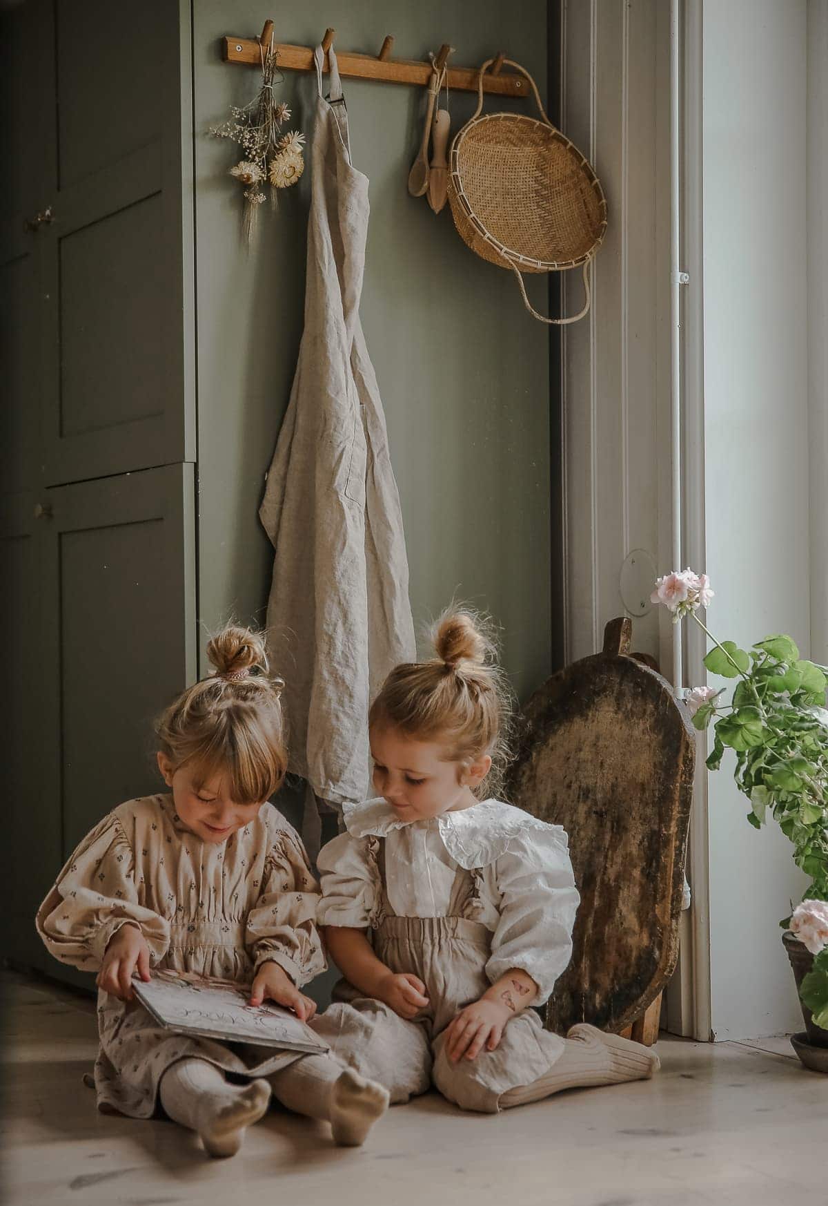 Mrs Mighetto - Wholesale Preschool Book (3-5) - Gertrud - Die Kleine Schneiderin1