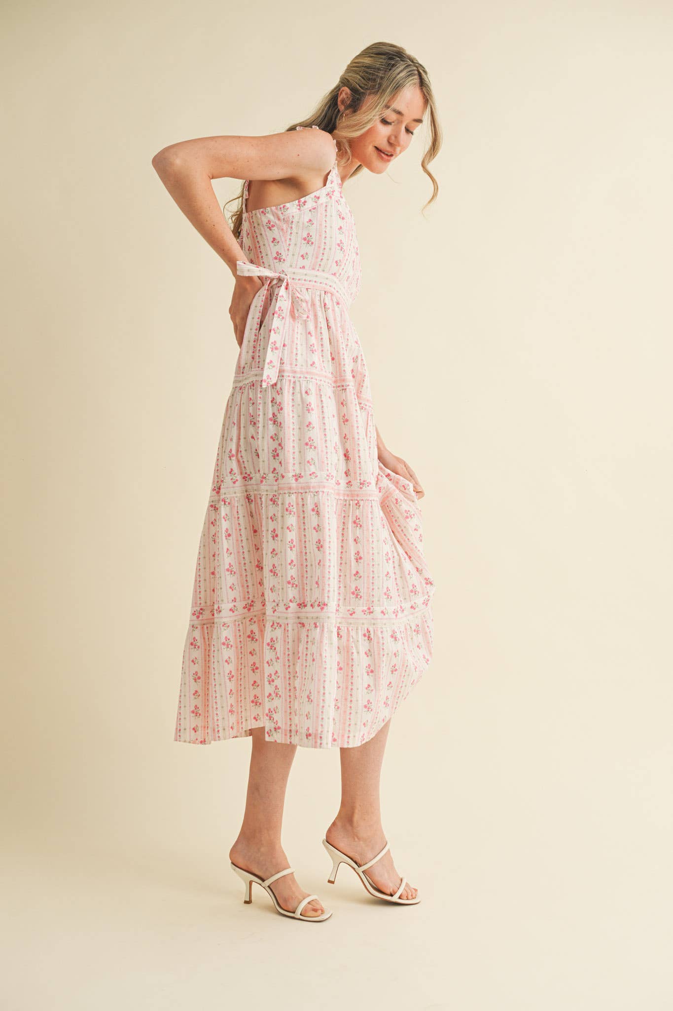 &MERCI - Wholesale Dress - Women's - RUFFLED STRAP FLORAL MIDI DRESS WITH SIDE TYING BOWS MDR35869