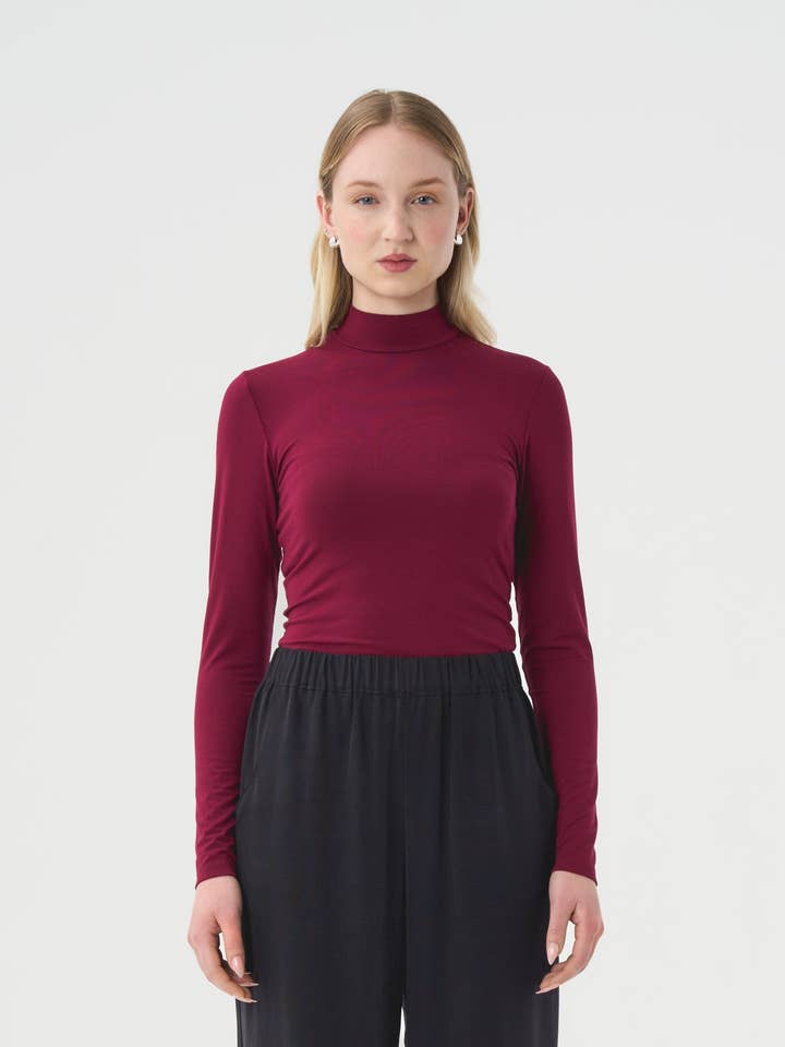 Col roulé classique - bordeaux pour la vente par VALERIE C.