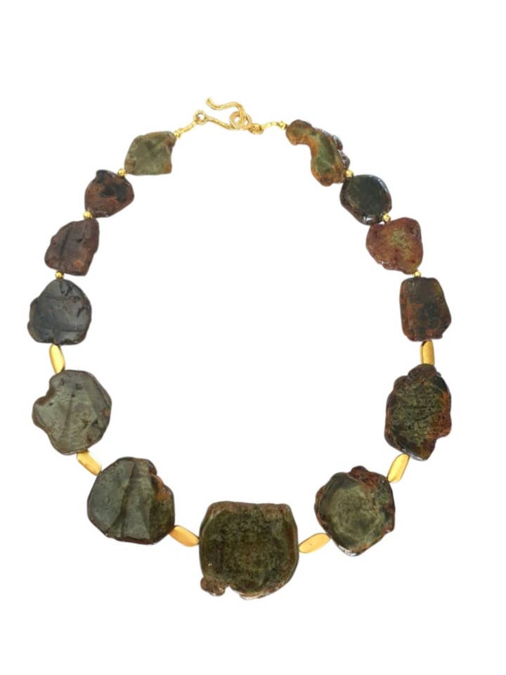 Collana Statement con Pietre Grezze di Calcedonio e Placcatura Oro per la vendita all'ingrosso da parte di Way To Chic