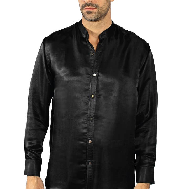 Chemise en soie artisanale de luxe pour homme, col officier, soie naturelle de mûrier lavable pour la vente par Tara Sartoria