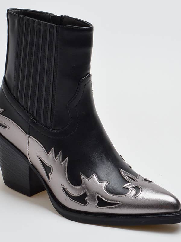 SWEET MAGIC MODA Y COMPLEMENTOS - Wholesale Cowboy Boots - Women's - COUNTRY-STYLE FAUX LEATHER BOOT1