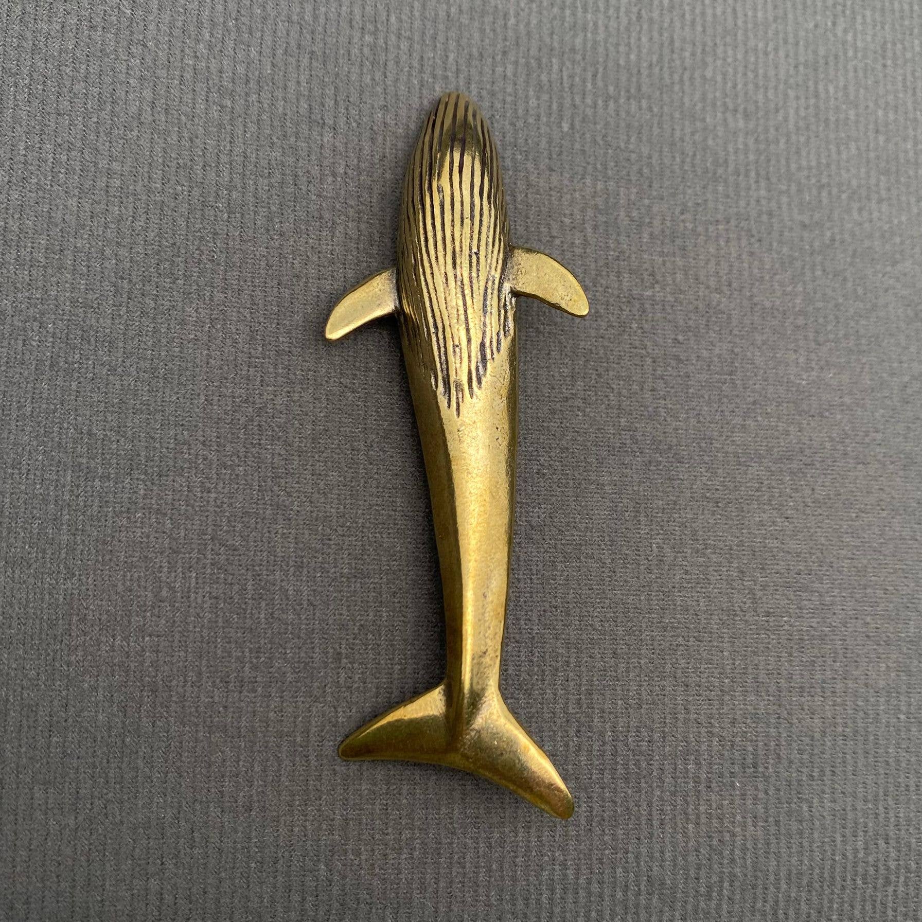 Mio Queena – Estatueta decorativa por atacado – Decoração de Ornamentos de Secretária de Latão em Forma de Baleia2